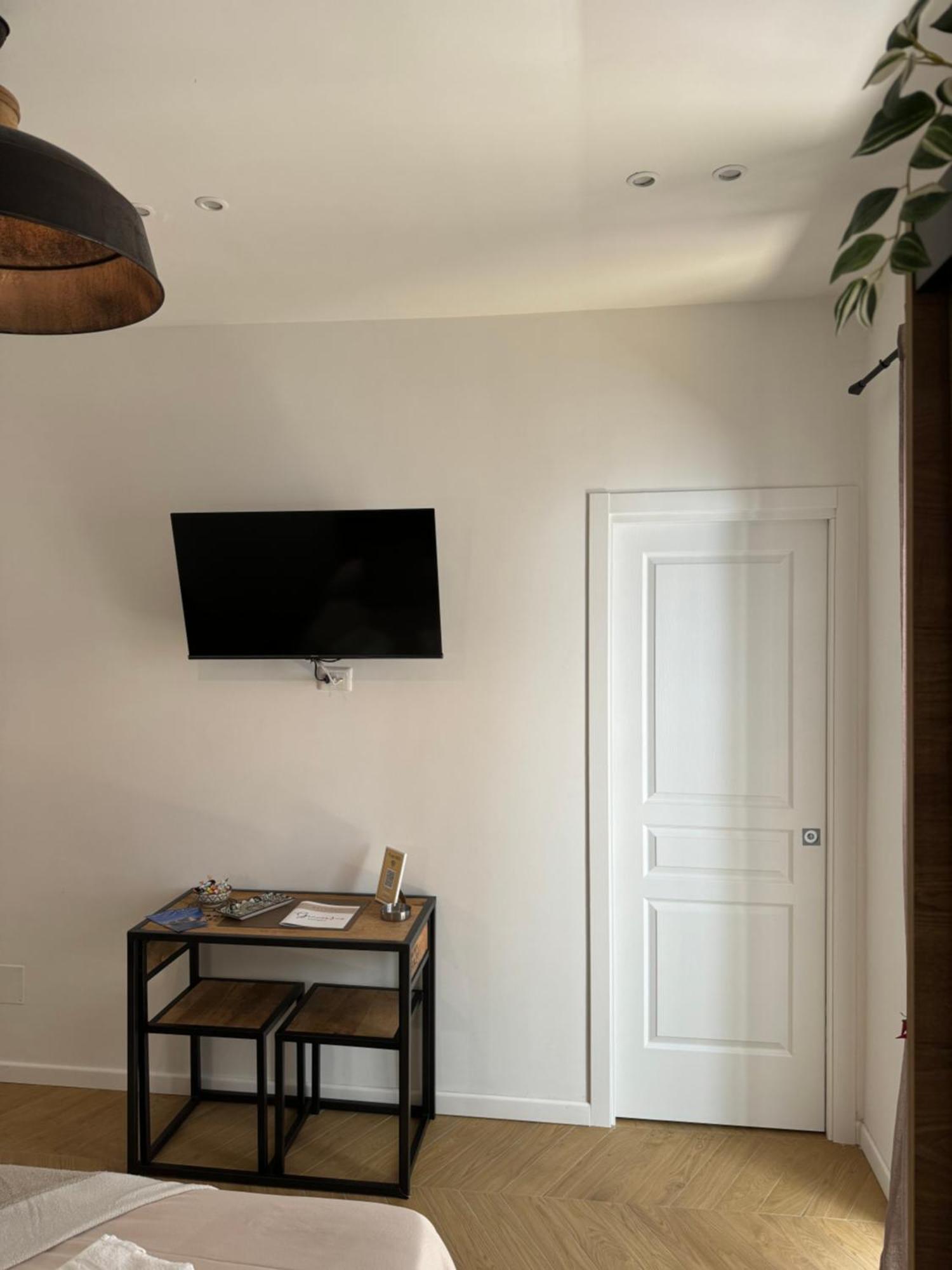 Gennarino Apartments - Panorama Suite With Balcony And Urban Loft Naples Extérieur photo