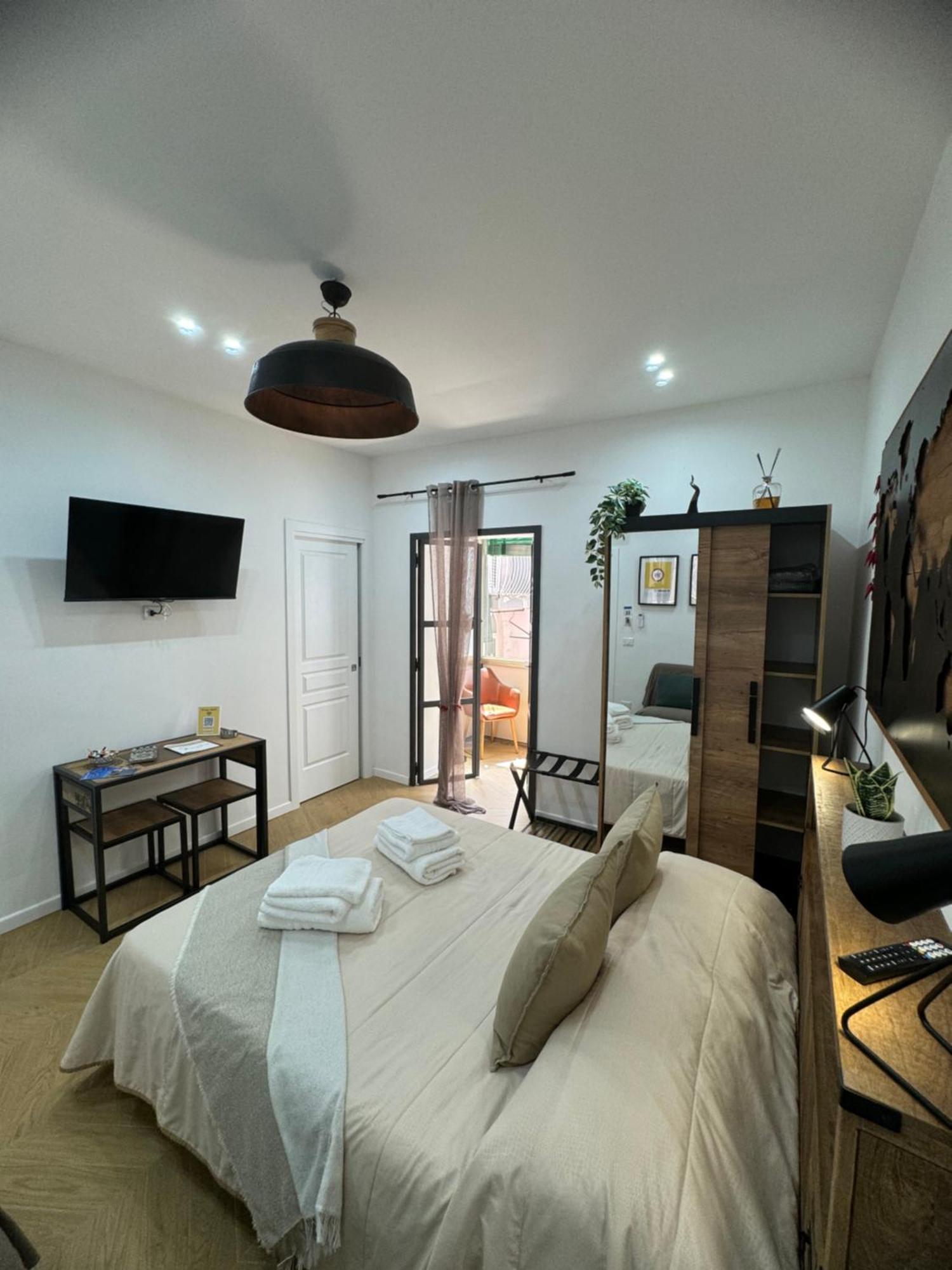Gennarino Apartments - Panorama Suite With Balcony And Urban Loft Naples Extérieur photo